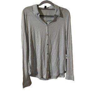 Ann Taylor blouse size Medium pastel blue different back fabric‎